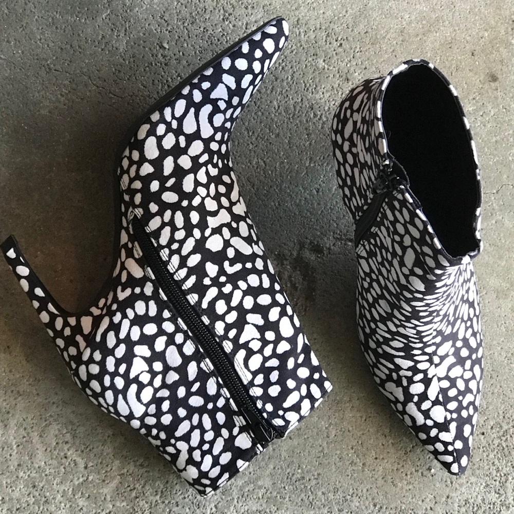 Qupid Black & White Faux Suede Heeled Bootie 5.5 6 - Picture 4 of 8